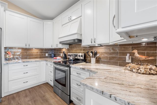 5169 OXFORD DRIVE, Sarasota, FL 34242