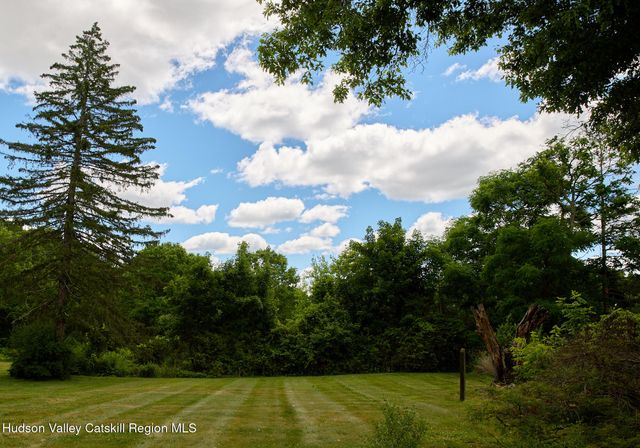 228 State Route 32 S, New Paltz, NY 12561