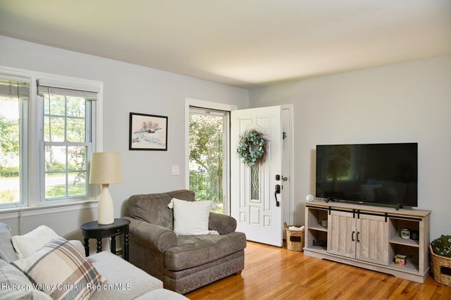 228 State Route 32 S, New Paltz, NY 12561
