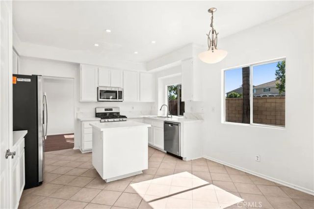 26495 Saint Michel Lane, Murrieta, CA 92563
