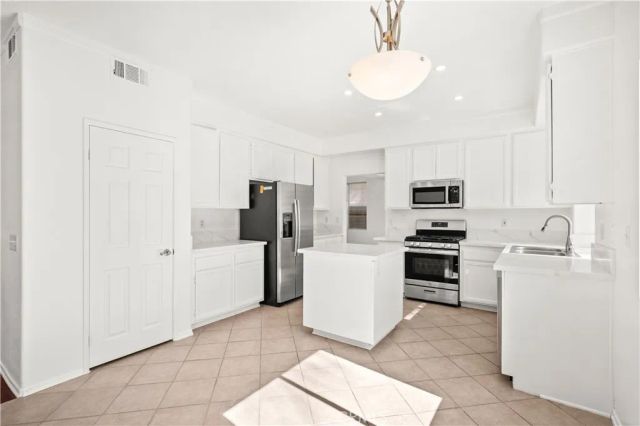 26495 Saint Michel Lane, Murrieta, CA 92563