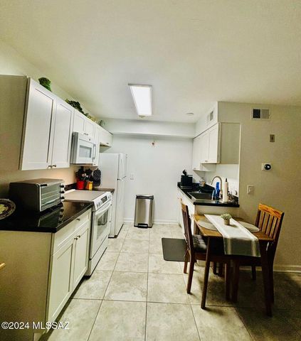 1810 E Blacklidge Dr Apt 105, Tucson, AZ 85719