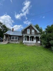 1957 Memorial Drive, St. Johnsbury, VT 05819