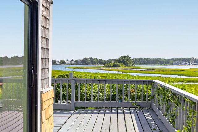 21 Kens Way Street, West Yarmouth, MA 02673