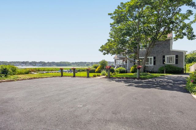 21 Kens Way Street, West Yarmouth, MA 02673