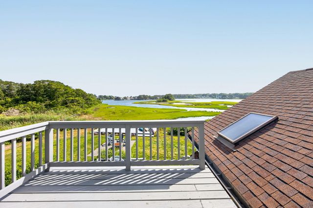 21 Kens Way Street, West Yarmouth, MA 02673