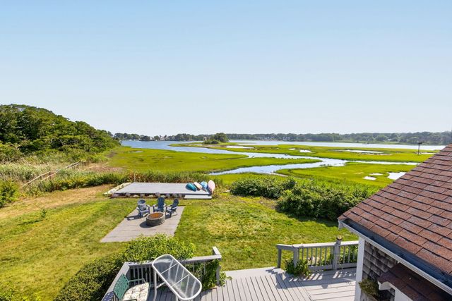 21 Kens Way Street, West Yarmouth, MA 02673