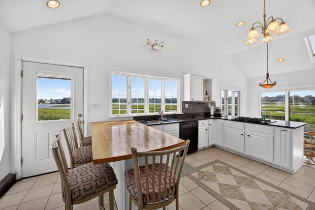 21 Kens Way Street, West Yarmouth, MA 02673