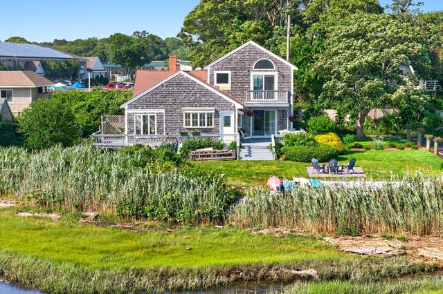 21 Kens Way Street, West Yarmouth, MA 02673