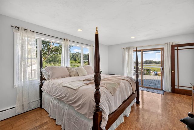 21 Kens Way Street, West Yarmouth, MA 02673