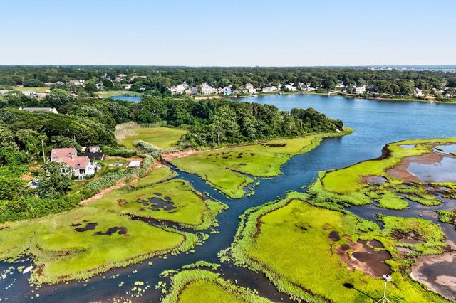 21 Kens Way Street, West Yarmouth, MA 02673