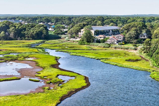21 Kens Way Street, West Yarmouth, MA 02673