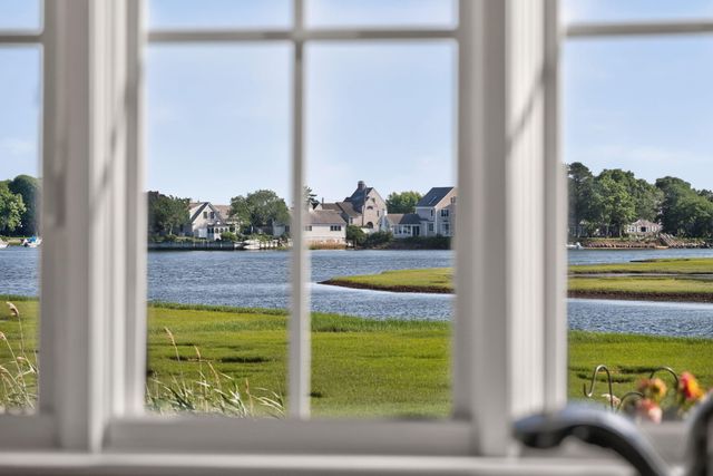 21 Kens Way Street, West Yarmouth, MA 02673