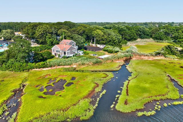 21 Kens Way Street, West Yarmouth, MA 02673