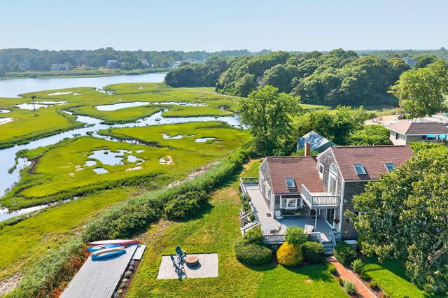 21 Kens Way Street, West Yarmouth, MA 02673