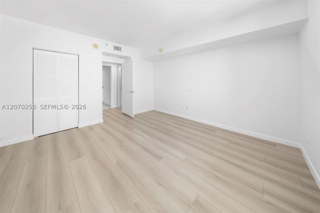 335 S Biscayne Blvd 1910, Miami, FL 33131