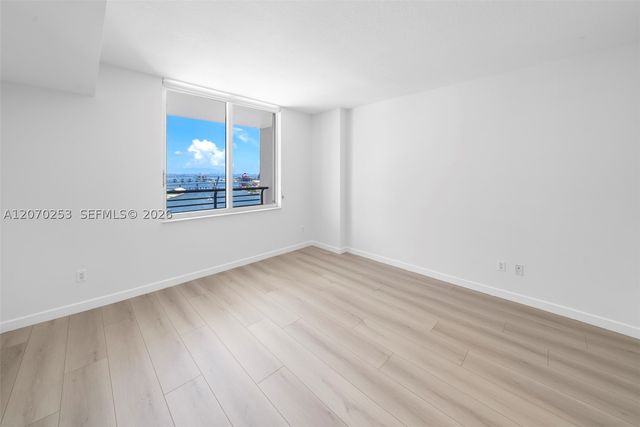 335 S Biscayne Blvd 1910, Miami, FL 33131