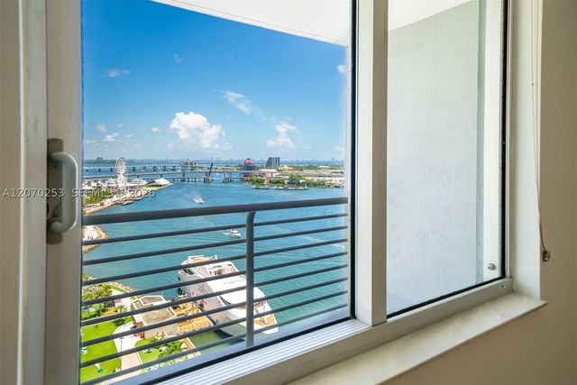 335 S Biscayne Blvd 1910, Miami, FL 33131