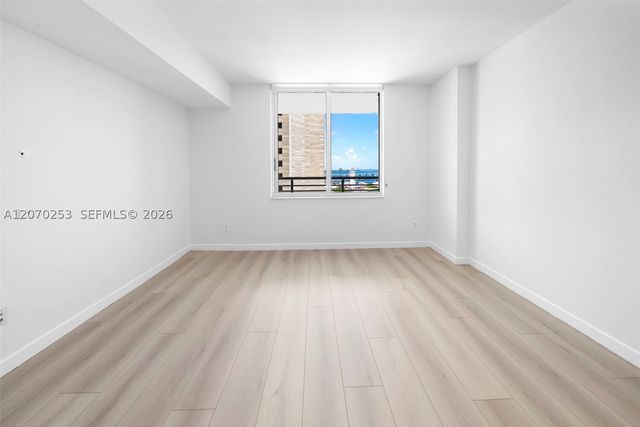 335 S Biscayne Blvd 1910, Miami, FL 33131