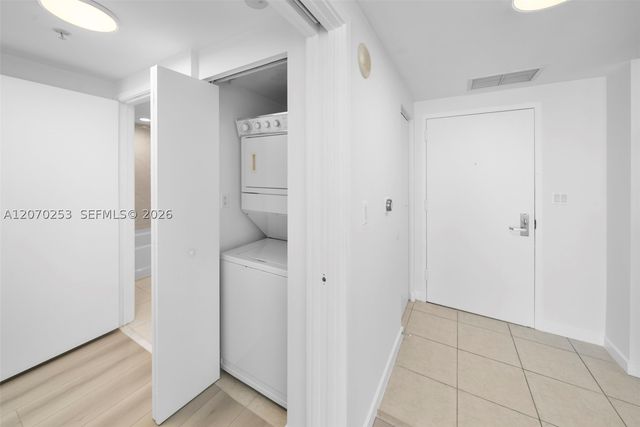 335 S Biscayne Blvd 1910, Miami, FL 33131
