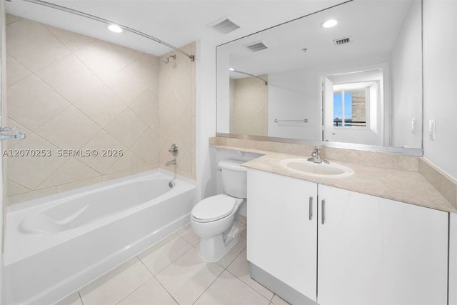 335 S Biscayne Blvd 1910, Miami, FL 33131