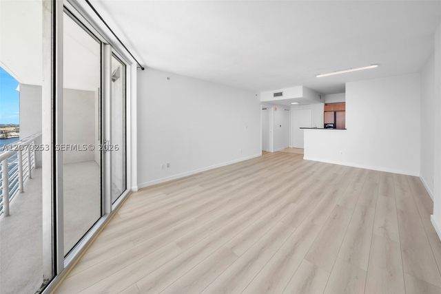 335 S Biscayne Blvd 1910, Miami, FL 33131