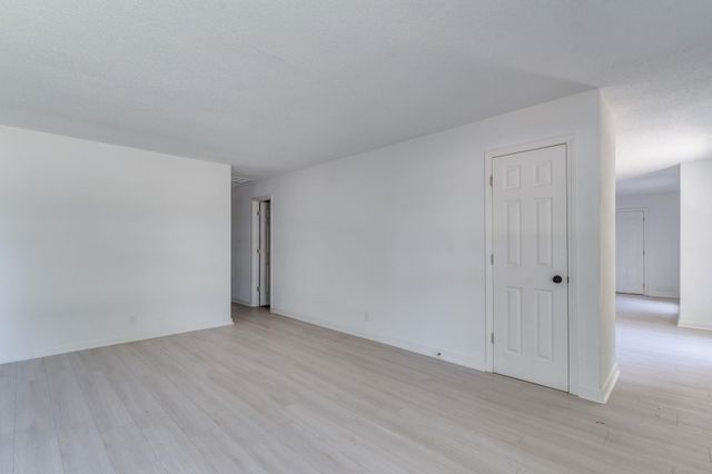 1601 E Catalina, Wichita, KS 67216