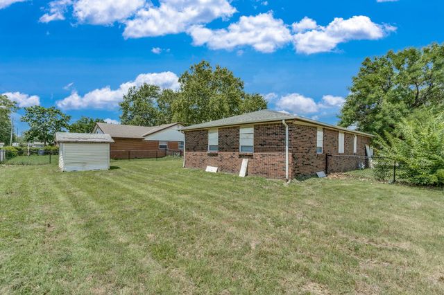 1601 E Catalina, Wichita, KS 67216