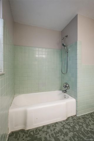 17136 Birchcrest Drive, Detroit, MI 48221