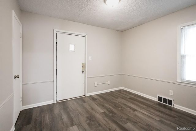 17136 Birchcrest Drive, Detroit, MI 48221