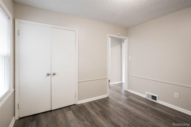 17136 Birchcrest Drive, Detroit, MI 48221