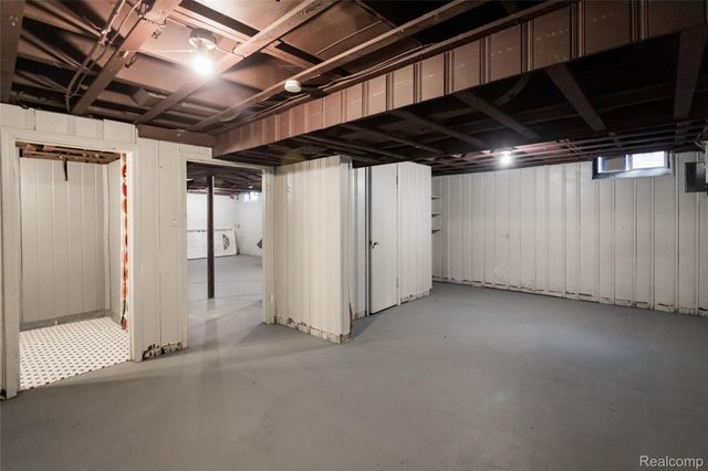 17136 Birchcrest Drive, Detroit, MI 48221