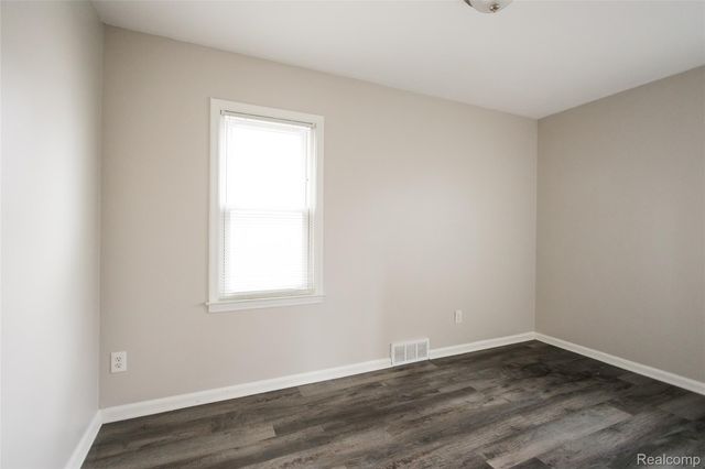 17136 Birchcrest Drive, Detroit, MI 48221