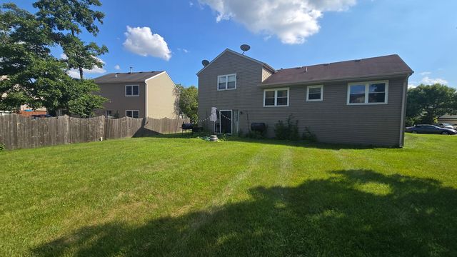 122 Canton Lane, Streamwood, IL 60107
