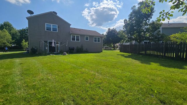122 Canton Lane, Streamwood, IL 60107