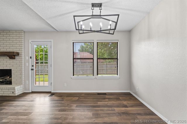 10002 E 117th Place S, Bixby, OK 74008
