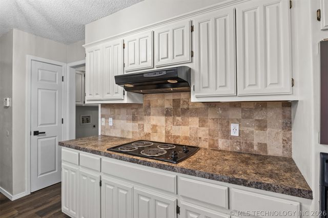 10002 E 117th Place S, Bixby, OK 74008