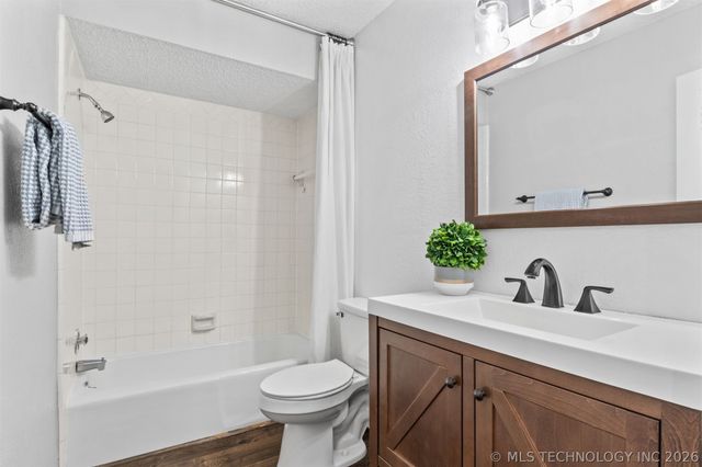 10002 E 117th Place S, Bixby, OK 74008