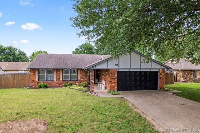 10002 E 117th Place S, Bixby, OK 74008