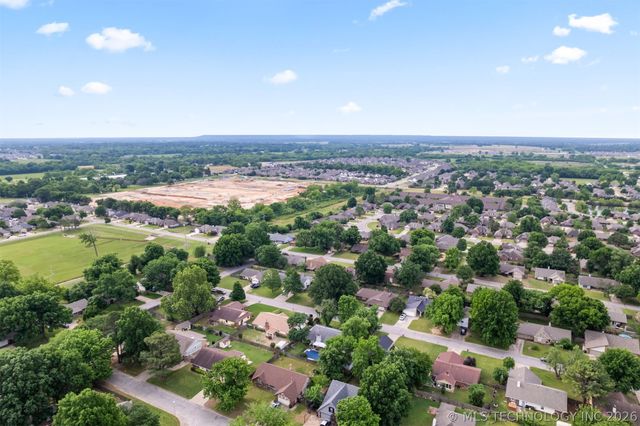 10002 E 117th Place S, Bixby, OK 74008