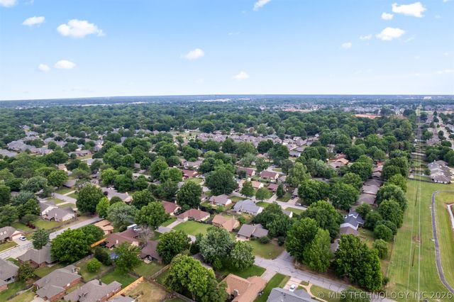 10002 E 117th Place S, Bixby, OK 74008