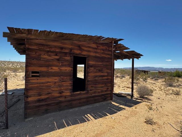 757 Mt Nebo Road, Joshua Tree, CA 92252