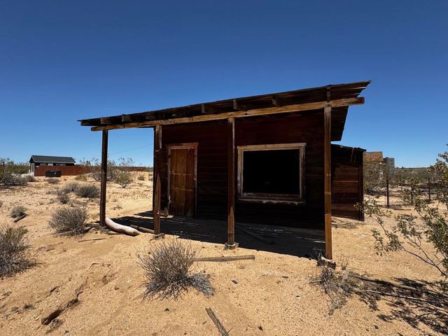 757 Mt Nebo Road, Joshua Tree, CA 92252