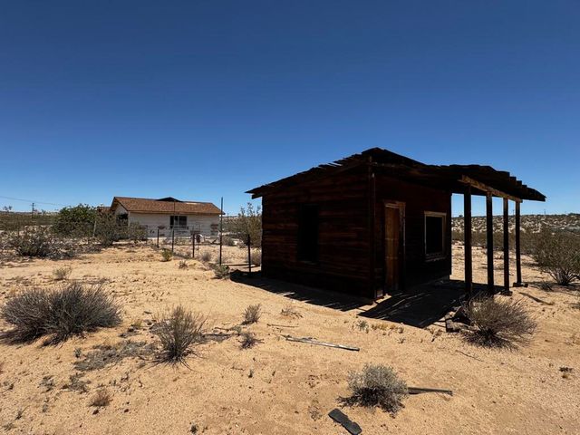 757 Mt Nebo Road, Joshua Tree, CA 92252