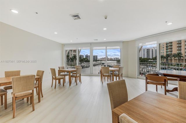 3370 Hidden Bay Dr 1207, Aventura, FL 33180