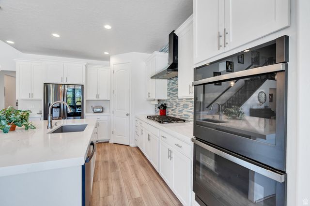 1897 E ROCK HOLLOW RD, Lake Point, UT 84074