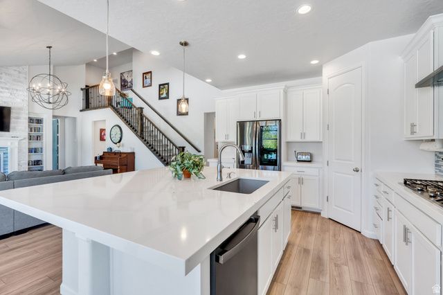 1897 E ROCK HOLLOW RD, Lake Point, UT 84074