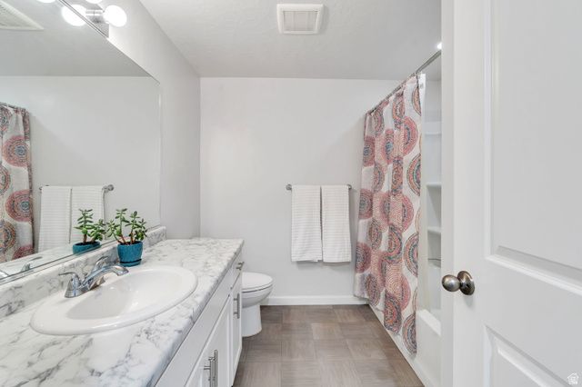 1897 E ROCK HOLLOW RD, Lake Point, UT 84074