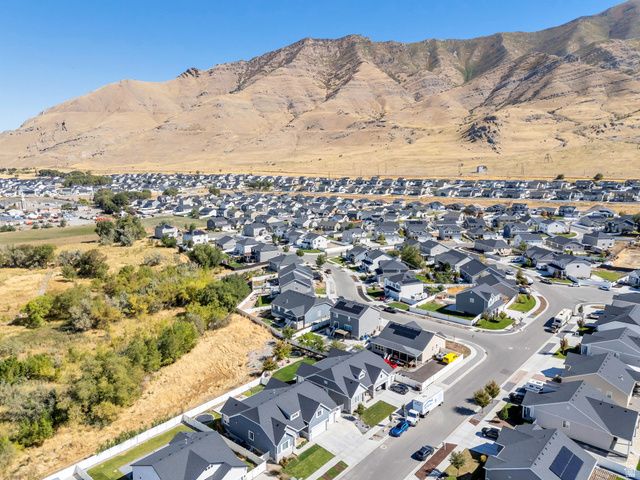 1897 E ROCK HOLLOW RD, Lake Point, UT 84074