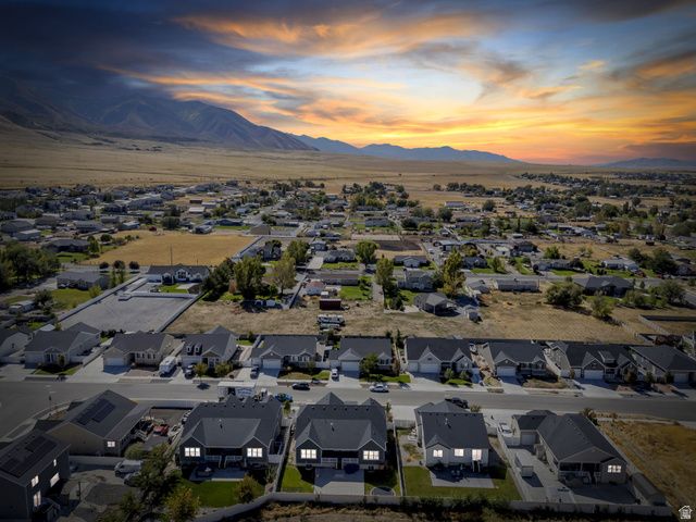 1897 E ROCK HOLLOW RD, Lake Point, UT 84074